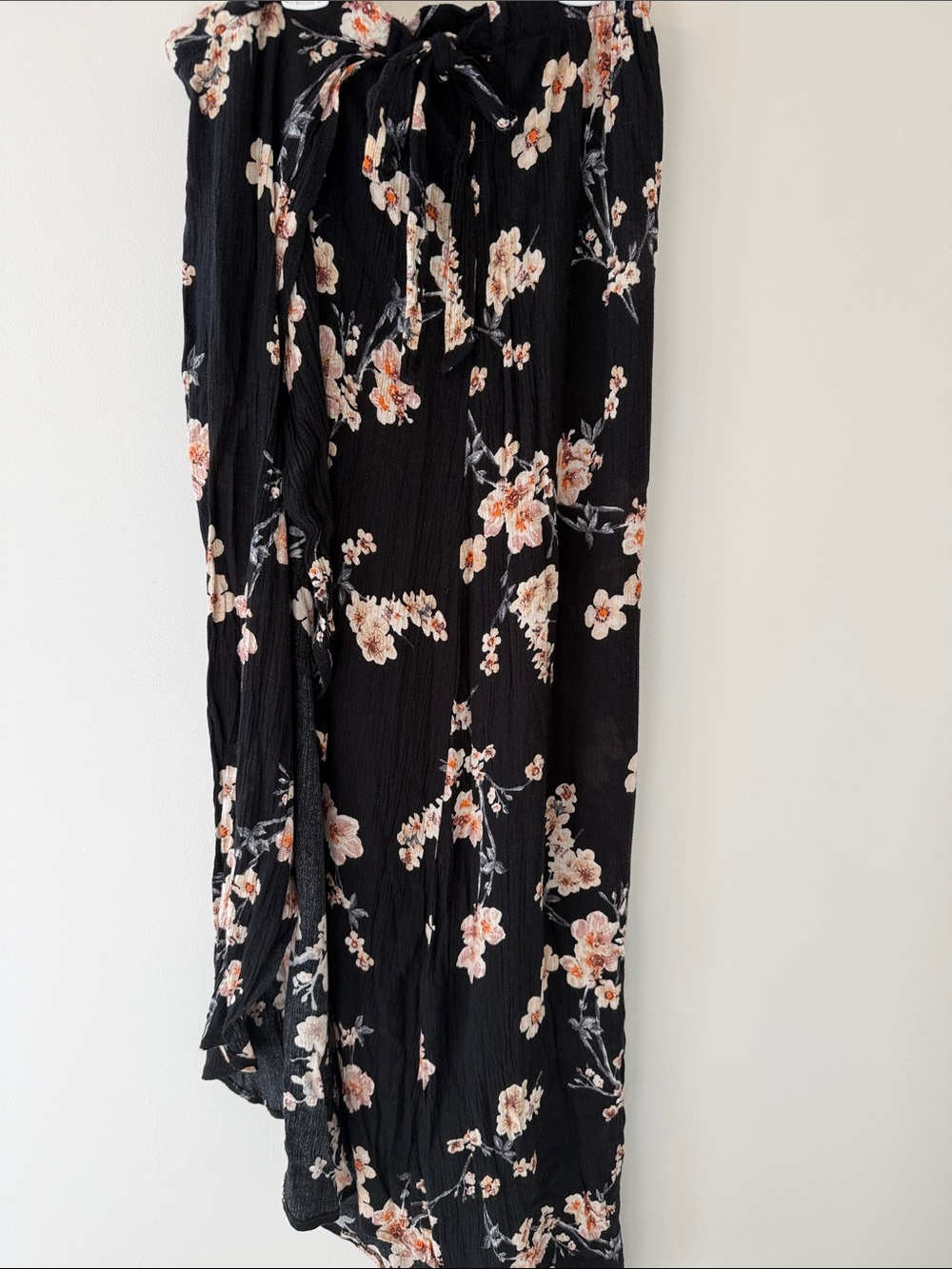 American Eagle Outfitters Black Asymmetrical Floral Skirt